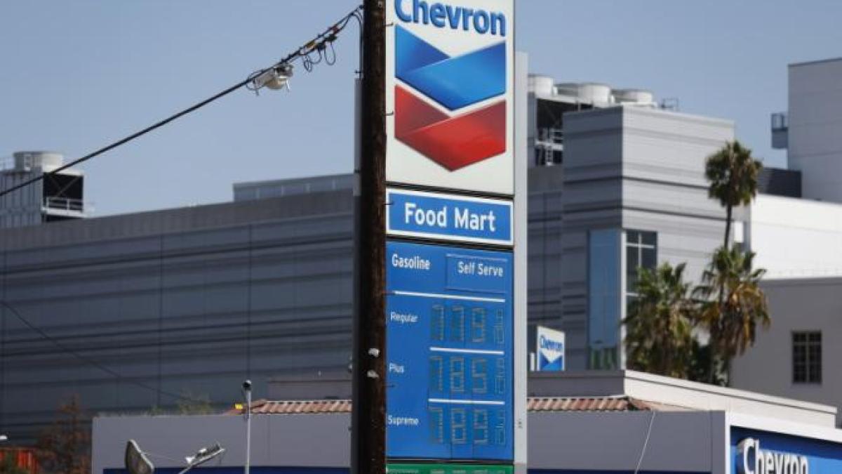 chevron_ager_08461300