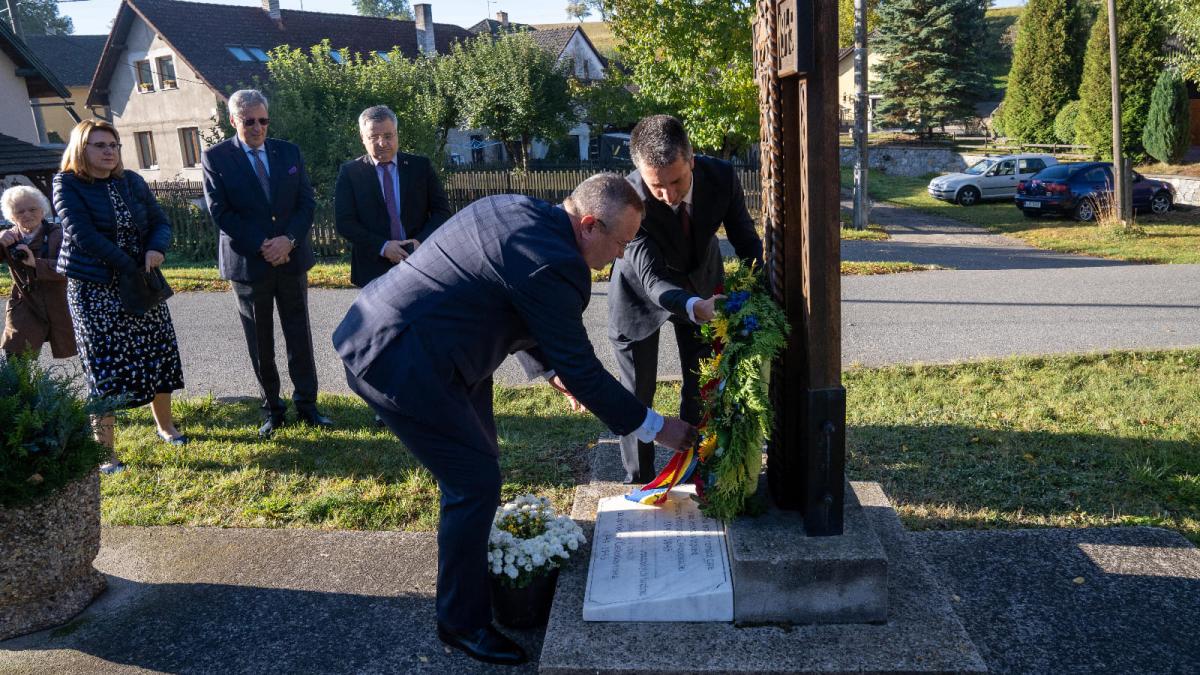 nicolae-ciuca--indemn--prc-e2prc-80prc-9ddatoria-noastra-de-suflet--sa-nu-i-uitam-niciodata-pe-eroii-armatei-romanieiprc-e2prc-80prc-9d_99461300