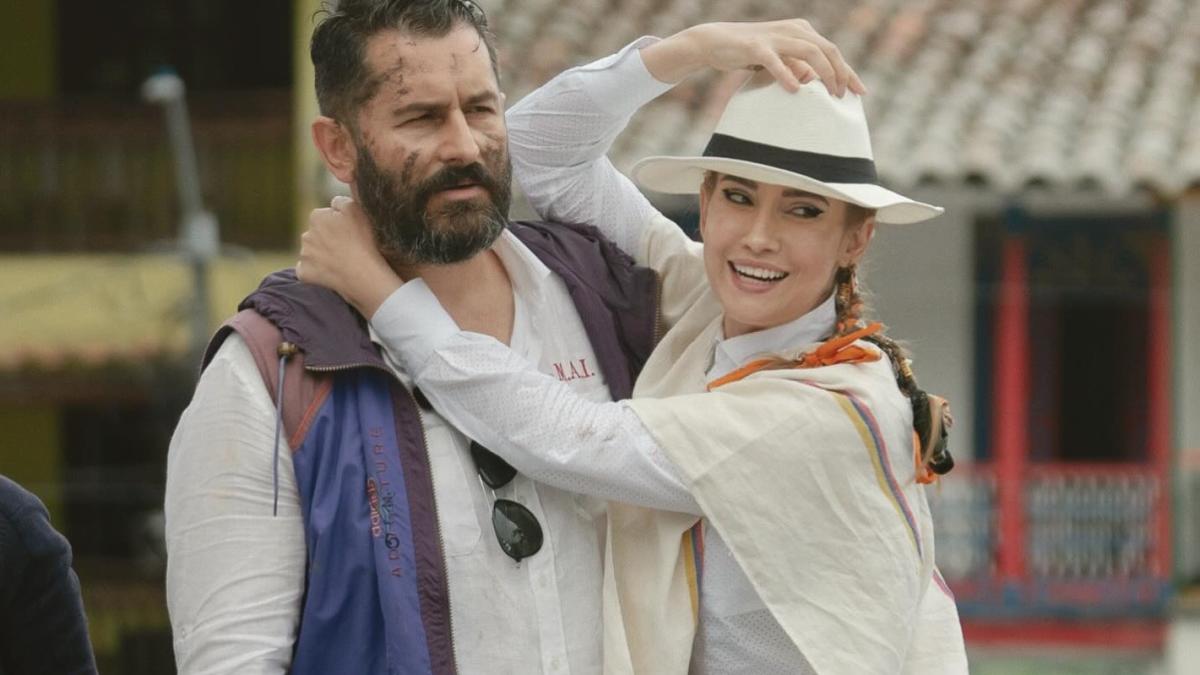 iulia-albu--glume-la-adresa-iubitului-ei-de-maine--denumirea-contului-lui-mike-va-fi-schimbata-in-un-oltean-barbos-si-plin-de-spume_20840800