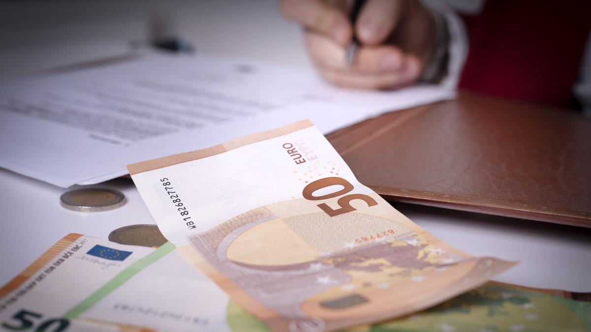 acue-solicita-guvernului-sa-isi-respecte-obligatiile-asumate-fata-de-consumatorii-de-energie-3_05049500