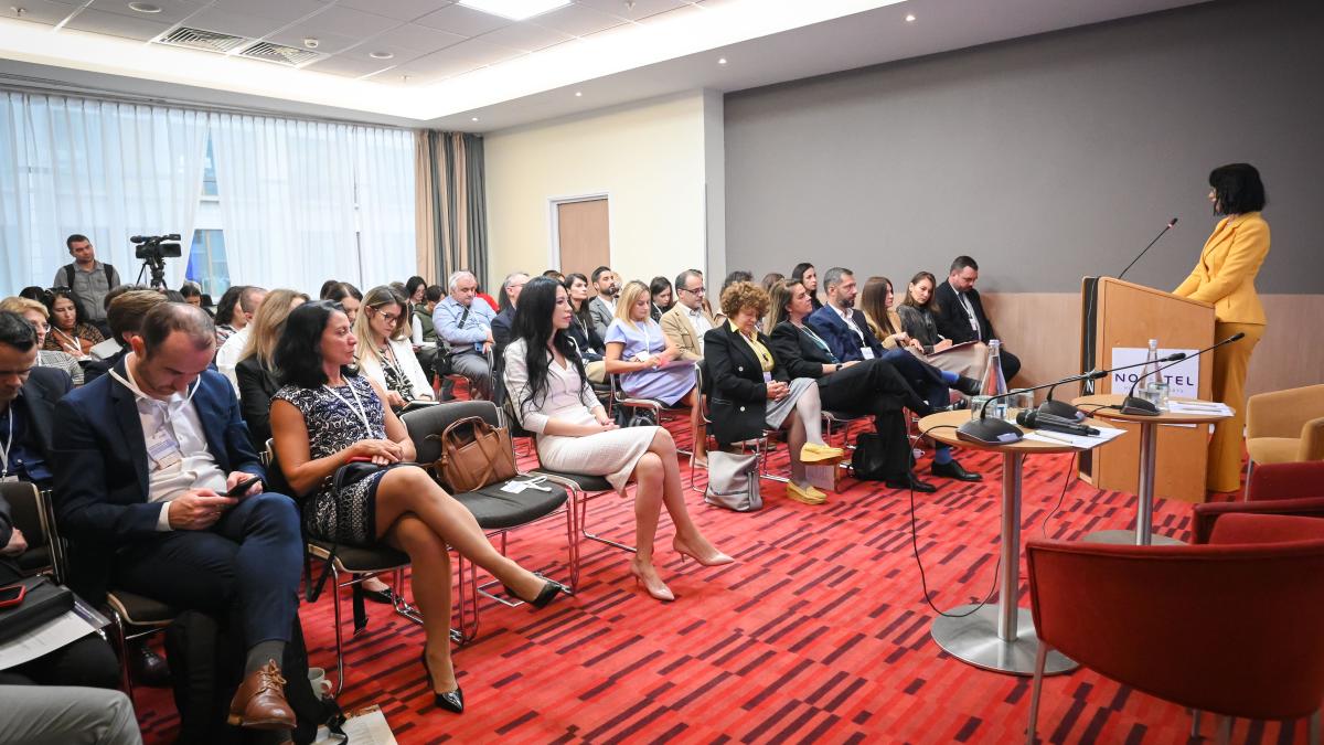 informarea-eficienta-a-pacientilor-prin-publicitatea-in-social-media-si-expunerea-in-fata-tejghelei-in-farmacii-1_90125000