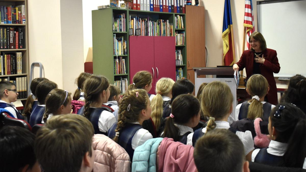 american-corner-amrican-corner-3_40589100