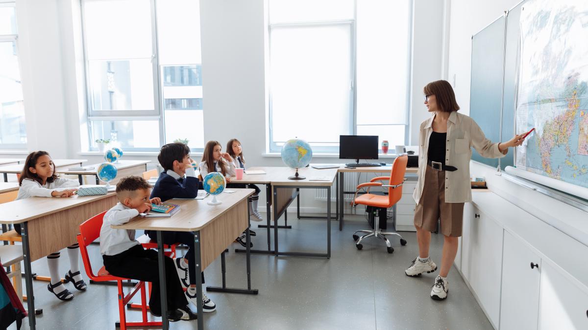 cimpeanu--situatie-grava-in-educatia-din-romania-avem-4152-de-profesori-necalificati--dintre-care-aproape-1000-nu-au-nici-macar-studii-superioare_18807200