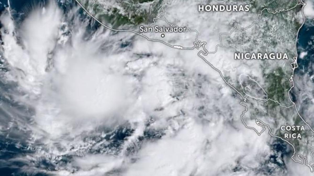 furtuna-pilar-duce-la-formarea-unui-ciclon-in-caraibe--a-fost-decretata-stare-de-urgenta_96843000