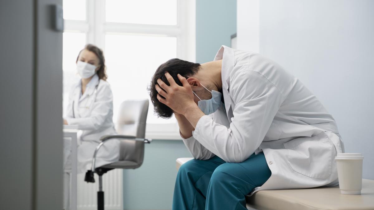 cea-mai-importanta-corectie-a-legii-salarizarii-in-sistemul-sanitar--rafila-prc-e2prc-80prc-9dserviciul-de-garda--la-nivelul-salariului-de-acum-5-aniprc-e2prc-80prc-9d_32939600