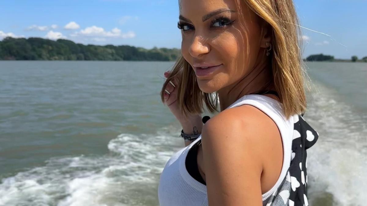 andreea-antonescu--confundata-des-cu-marijuana-si-vladuta-lupau--de-unde-pana-unde-eu-credeam-ca-seman-cu-mine-2_18726100