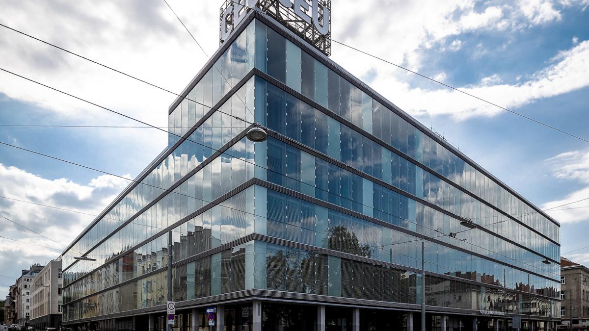 universitateacentraleuropeana_84409600