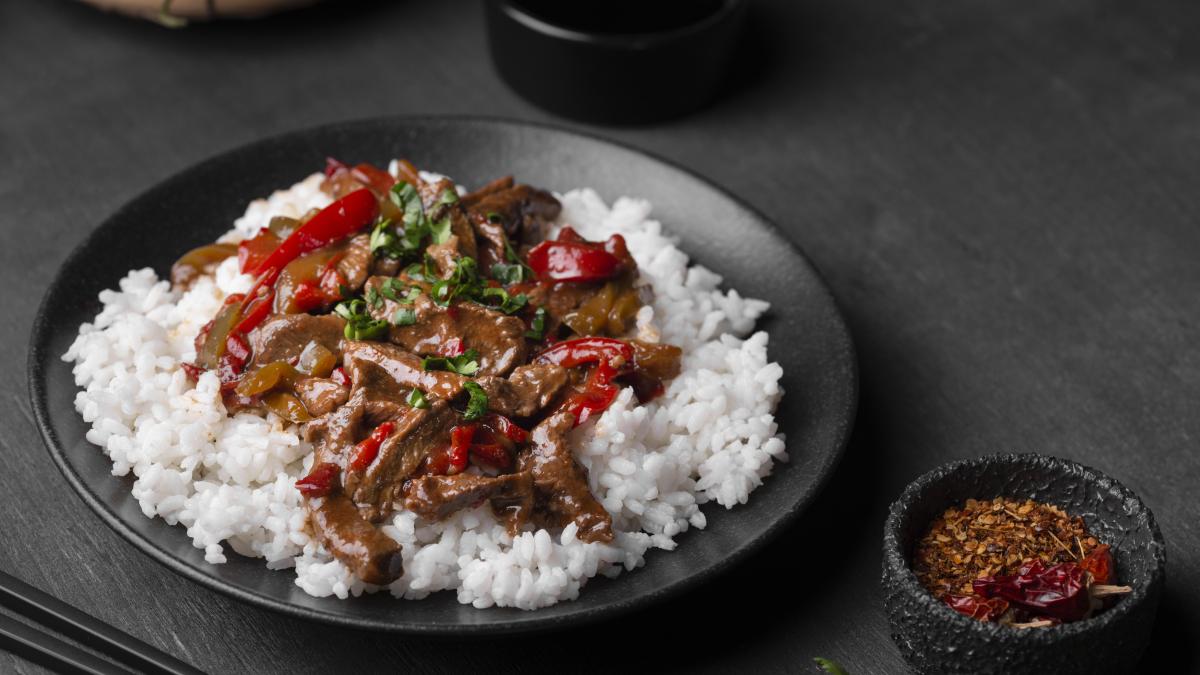 stir-fry-de-porc-cu-busuioc--reteta-super-delicioasa_56753200