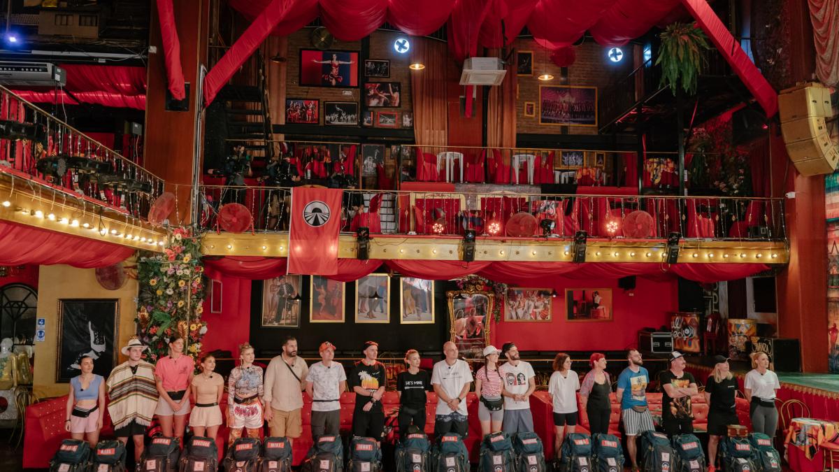 tensiuni-la-america-express--nu-s-a-mai-tinut-cont-de-nimic--in-fata-camerelor-prc-e2prc-80prc-9dati-fost-aroganti-nu-ar-fi-trebuit-sa-intoarceti-niciun-fel-de-razbunareprc-e2prc-80prc-9d-4_76054700