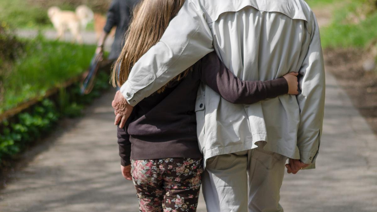 prc-e2prc-80prc-9ear-trebui-folosita-veriga-bunicilor--parintilorprc-e2prc-80prc-9d-scriitorul-petre-craciun--despre-proiectele-de-incurajare-a-lecturii-la-copii--video_30460400