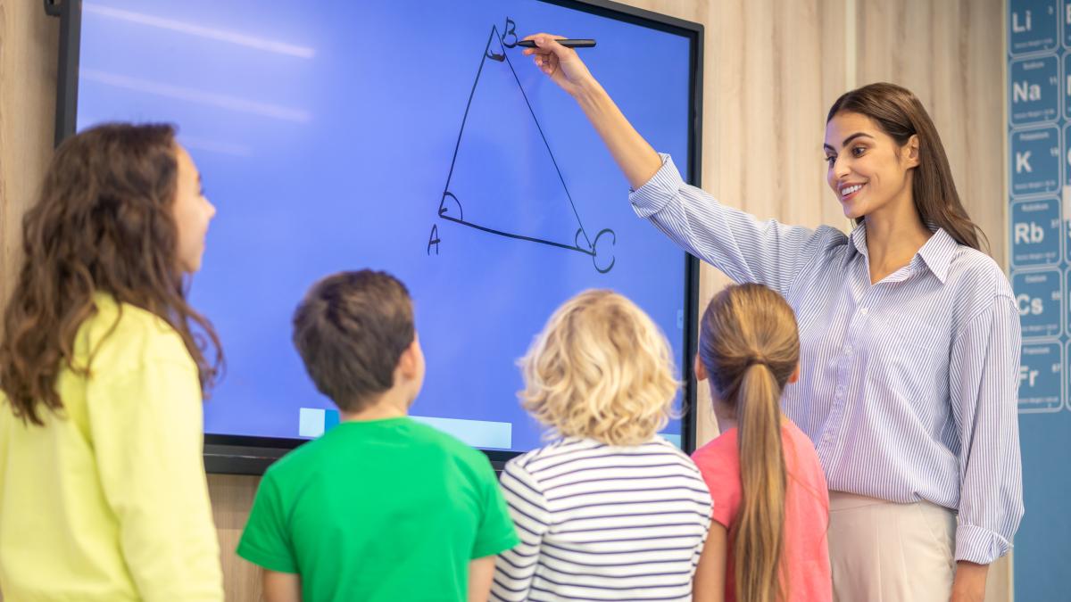 profesor-elevi_21652700