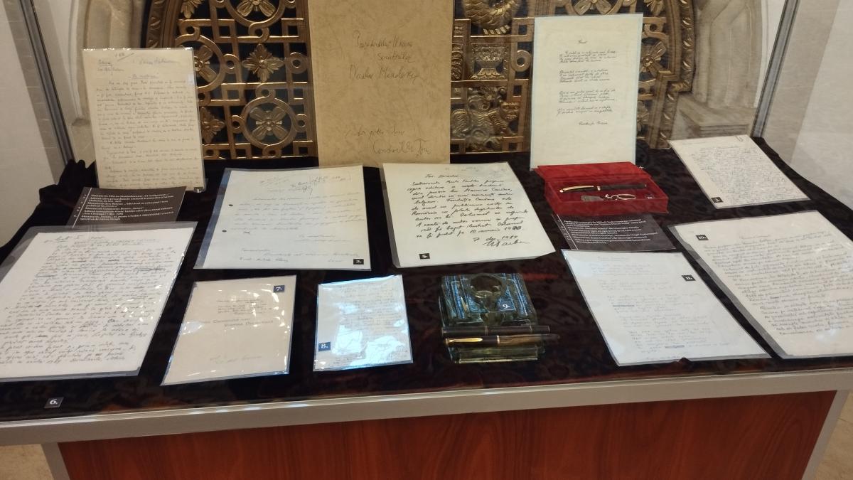 stilourile-si-manuscrise-ale-sefilor-de-stat--expozitie-la-muzeul-cotroceni_86460800