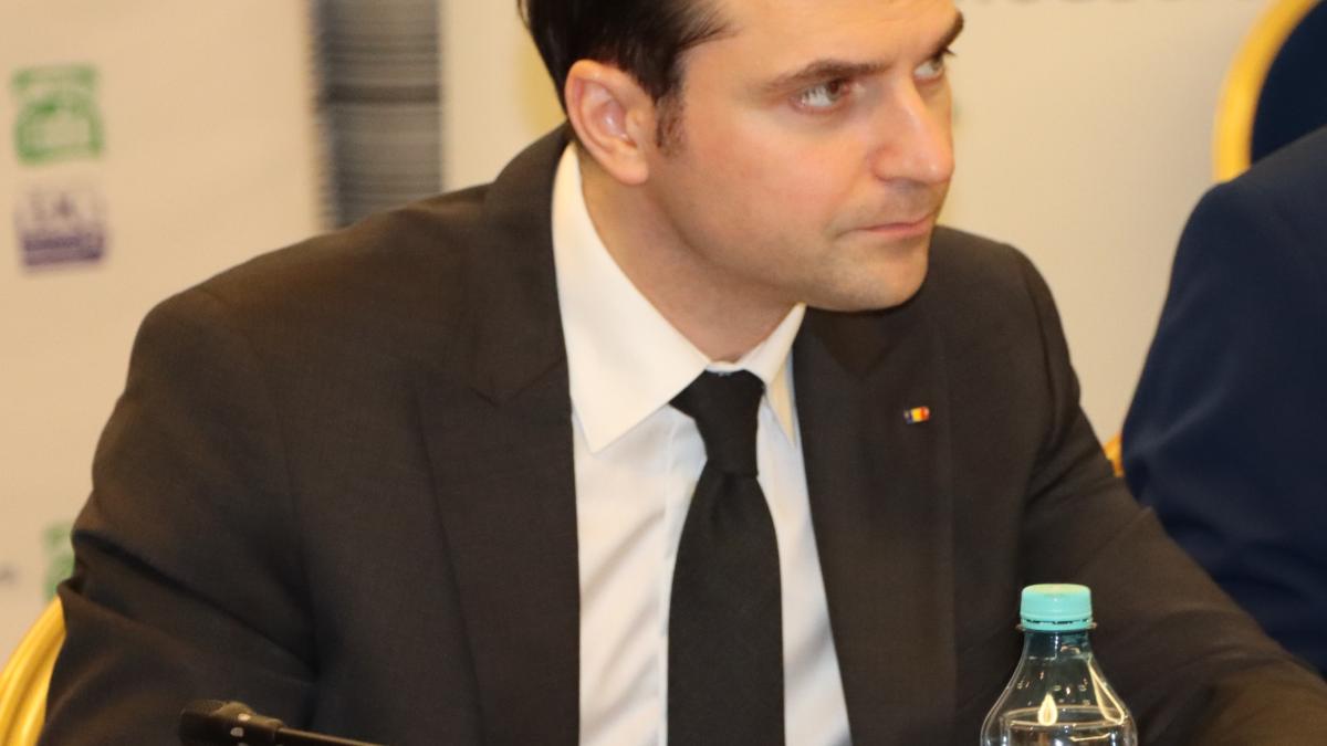 sebastian-burduja_14770500