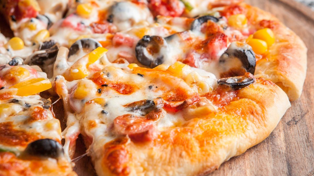 cum-faci-cea-mai-buna-pizza--secretele-lui-chef-joseph-hadad-puneti-tava-de-pizza-goala-in-cuptor_11803400