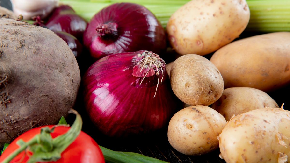 ceapa-langa-cartofi_06114900