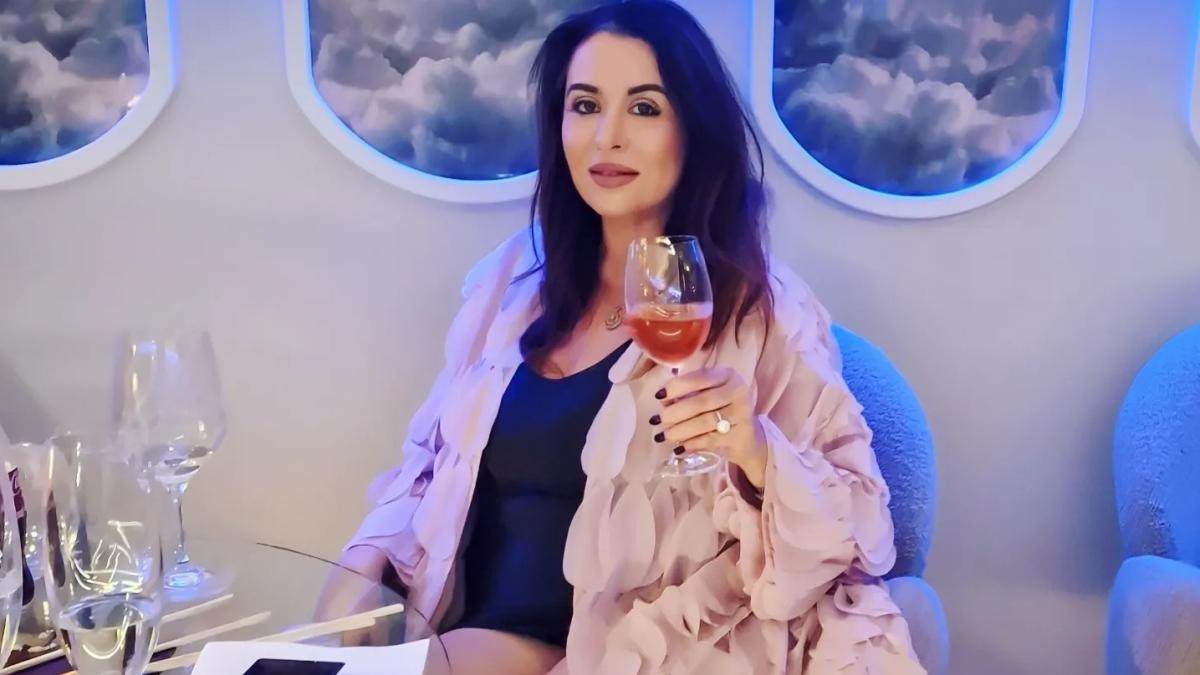 oana-roman--lamuriri-despre-branza-regelui-produsul-ala-nici-macar-nu-l-am-desfacut-din-ambalaj-_25548100