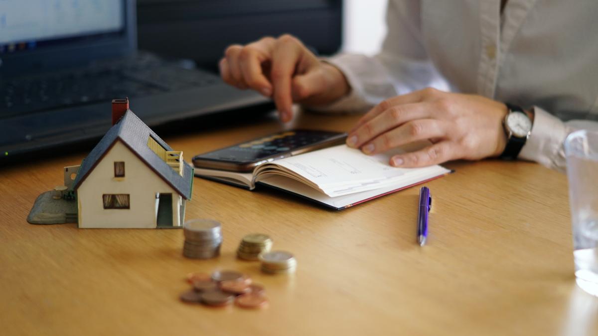 daca-locuiti-mai-mult-de-doi-ani-intr-o-casa--este-mai-bine-sa-o-cumparati--economii-de-pana-la-120-000-de-euro--in-comparatie-cu-chiria_10777900