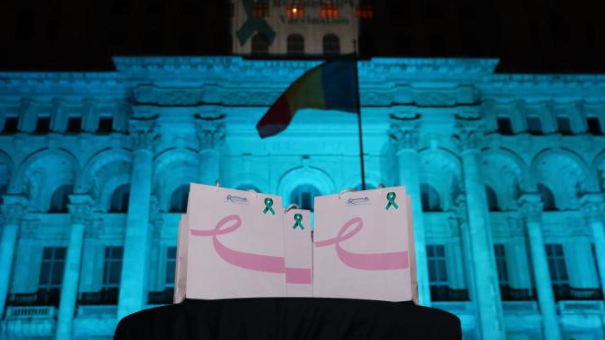 renasterea-iluminat-turcoaz_68161700