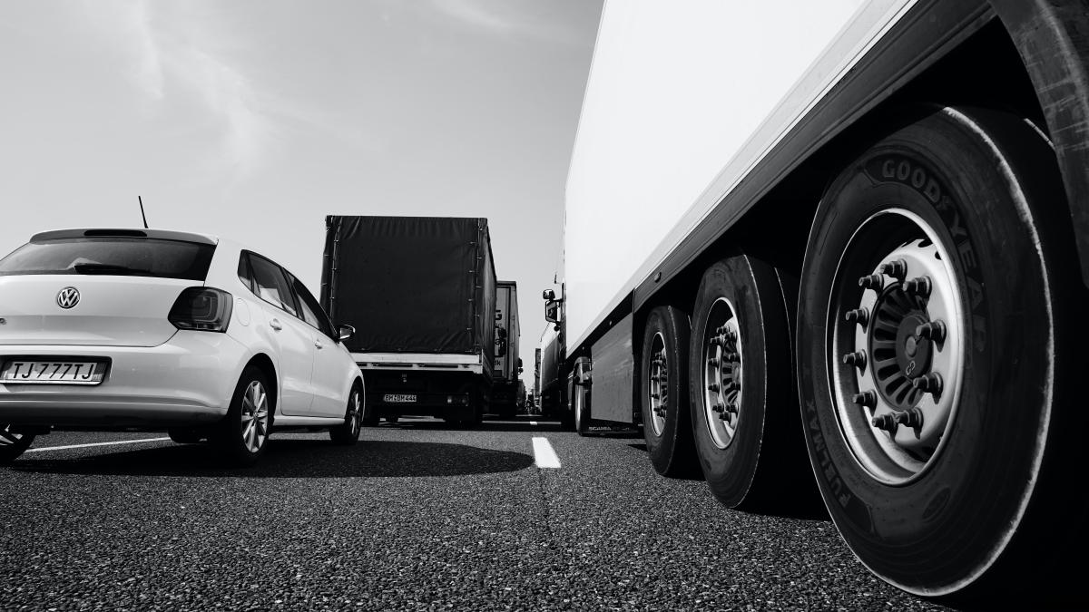 camion-pesticide-buzau_69199900