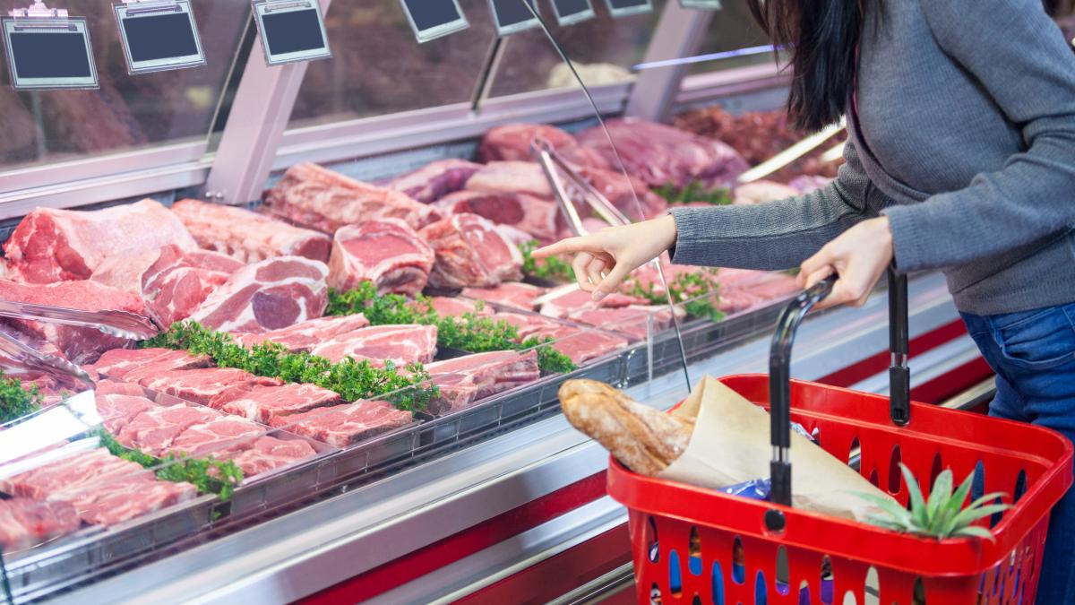 pandemia--printre-factorii-au-dus-la-scaderea-consumului-de-carne--minea-romanlimenta-prc-e2prc-80prc-9dcumpara-mai-putin-si-cauta-sa-cumpere-mai-ieftinprc-e2prc-80prc-9d_62922900