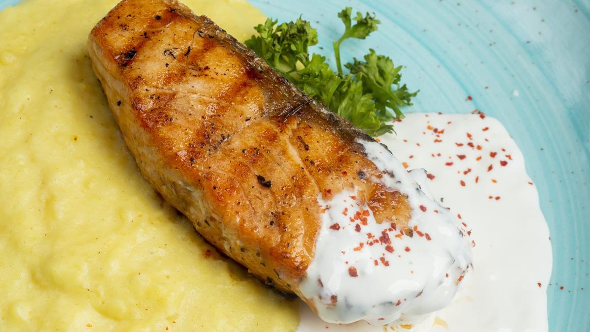 sos-cremos-pentru-somon--cu-usturoi--este-gata-in-doar-cateva-minute_84750000