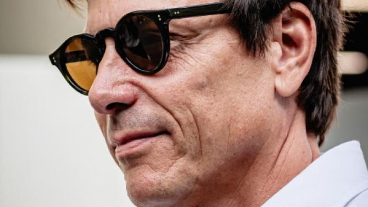 f1-toto-wolff--seful-echipei-mercedes--avertizat-dupa-iesirea-nervoasa-de-la-las-vegas_62239500