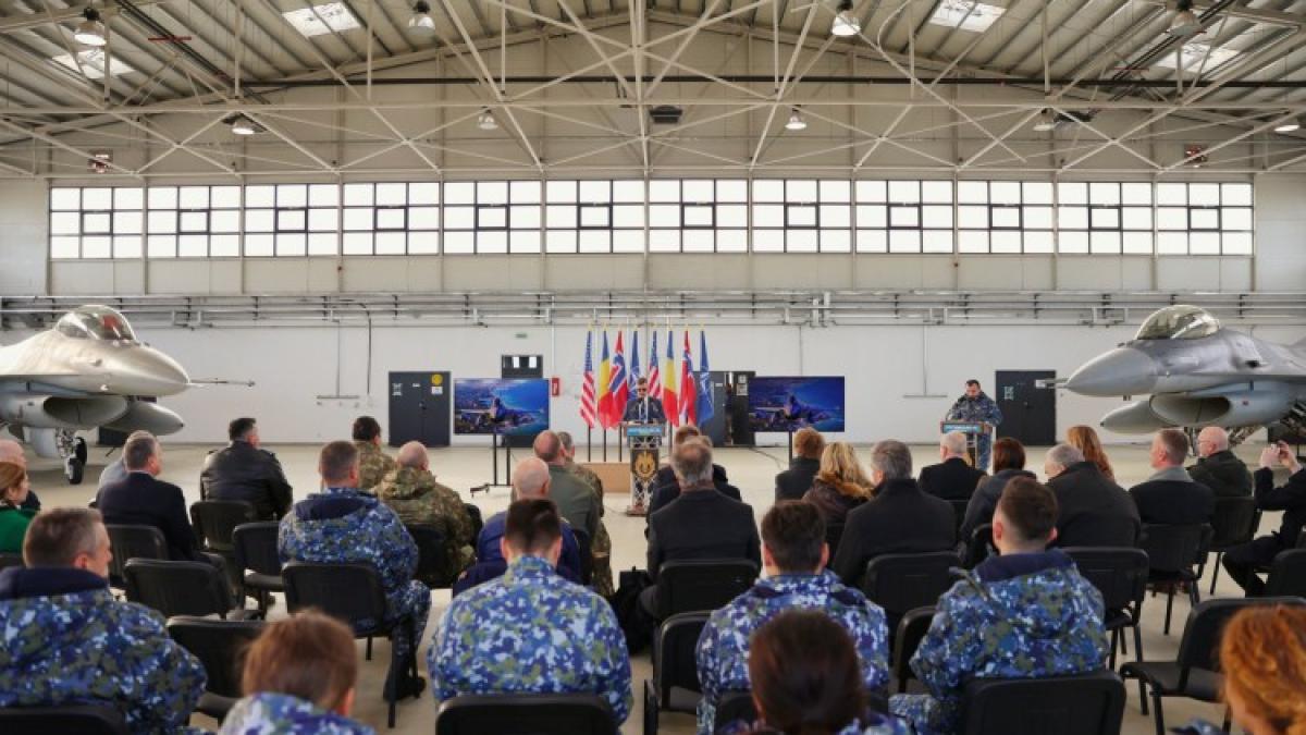 primele-trei-aeronave-f-16-cumparate-de-romania-din-norvegia-au-aterizat-la-baza-aeriana-de-la-borcea_83818000