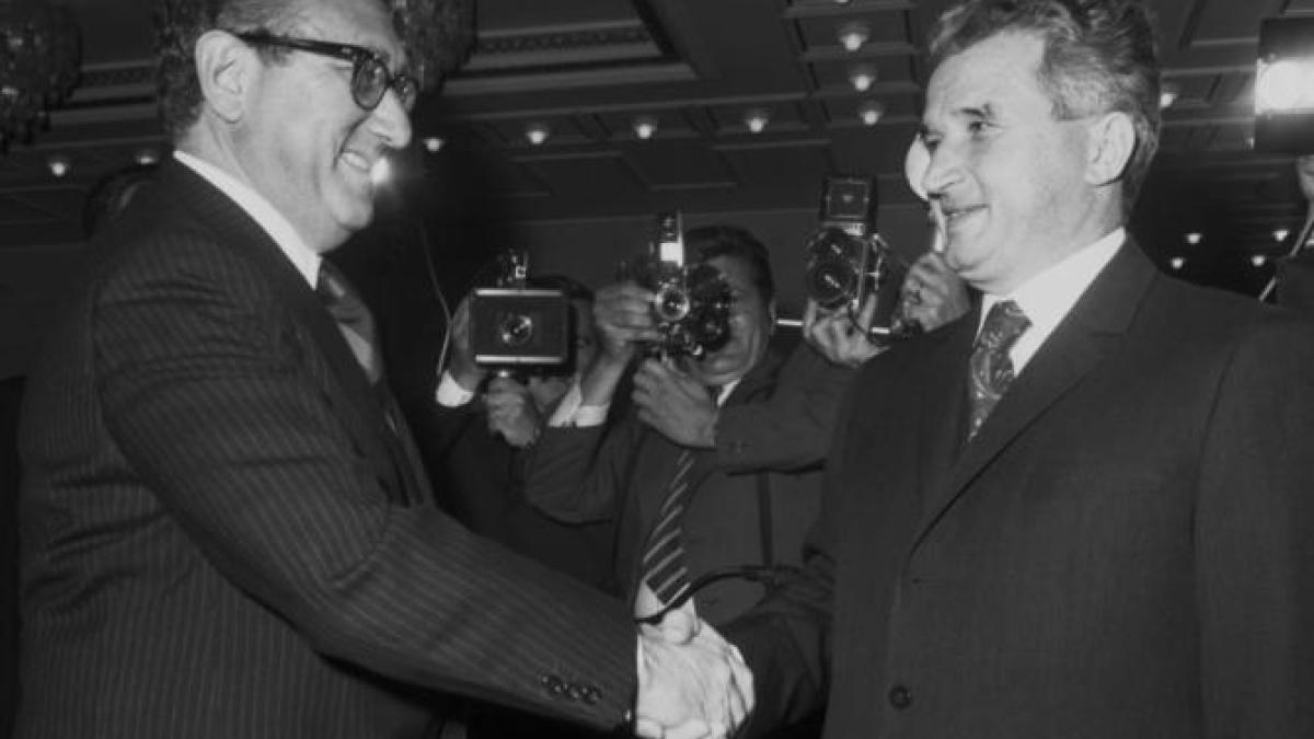 kissinger-ceausescu_21940000