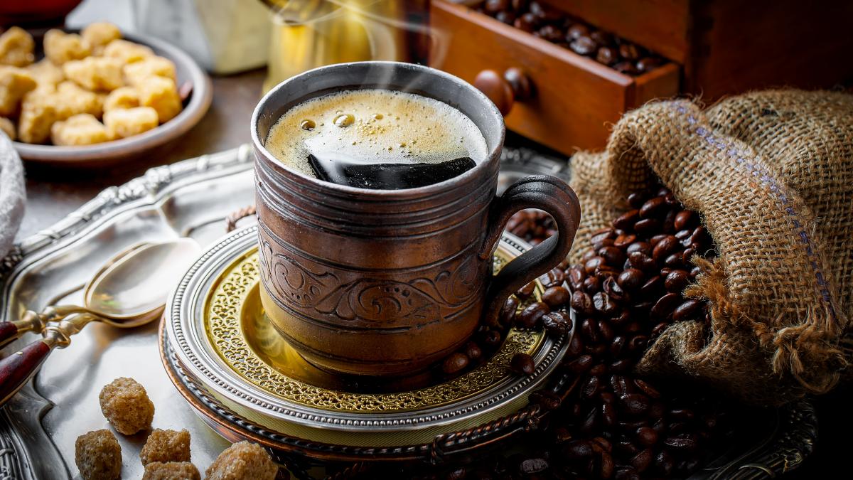 cum-se-face-cafeaua-armeneasca-reteta-carabeleian--cafegiul-gheorghe-florescu-spune-secretul_35631900