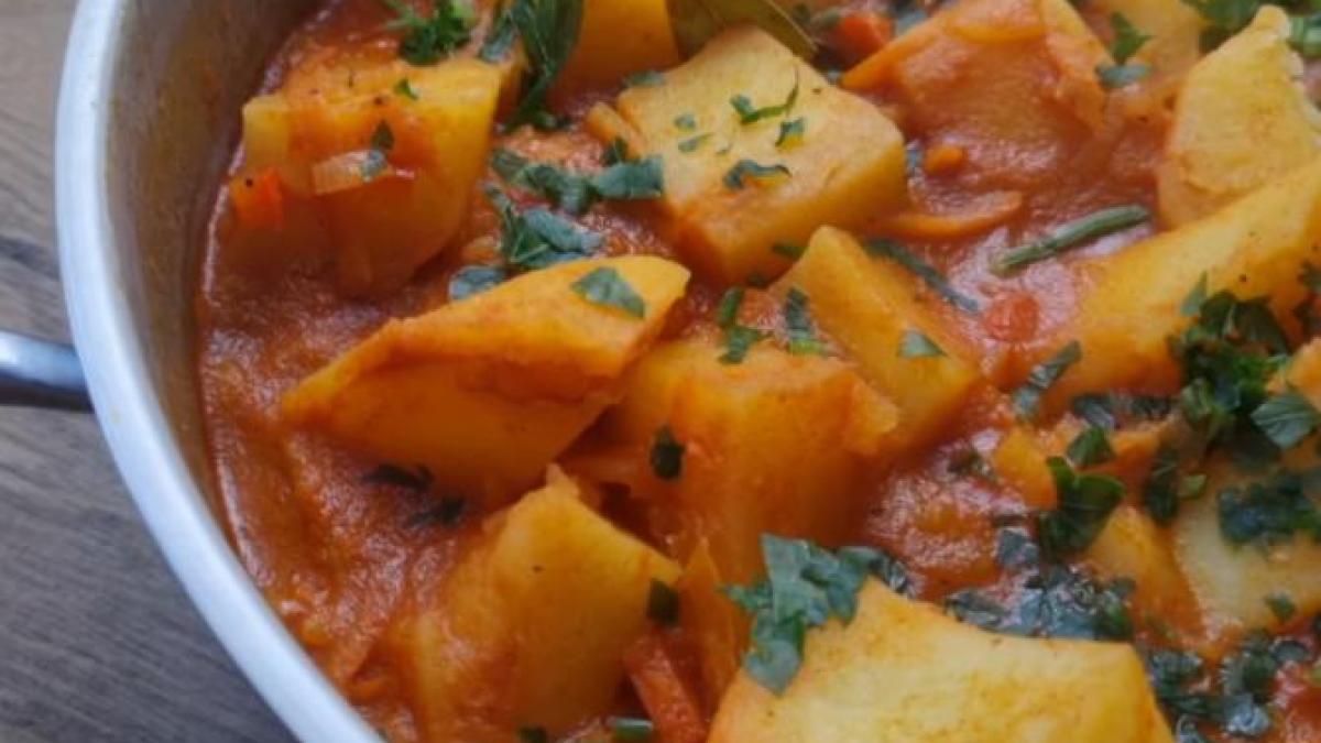 mancare-de-cartofi-cu-dovlecei--reteta-de-post-simpla--dar-foarte-gustoasa_26199500