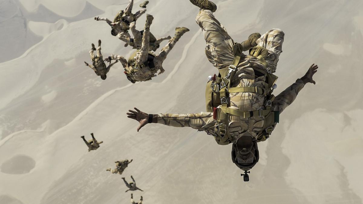 armata-grecia-femeie_74443400