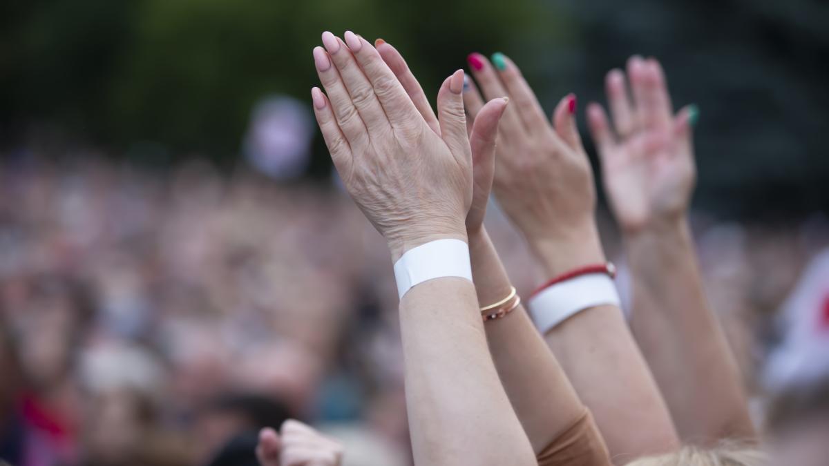 angajatii-din-dsp-arad-protesteaza-si-ameninta-cu-oprirea-activitatii--ar-putea-avea-un-impact-major-asupra-vaccinarilor-sau-inmormantarilor_36100400