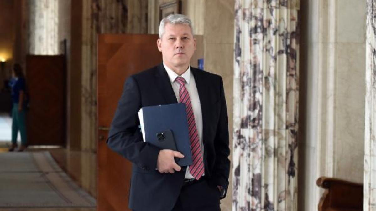 catalin-predoiu-are-vesti-bune-de-la-consiliul-jai--privind-aderarea-romaniei-prc-e2prc-80prc-9dar-fi-normal-ca-acest-lucru-sa-se-concretizeze-intr-o-decizieprc-e2prc-80prc-9d_90890500