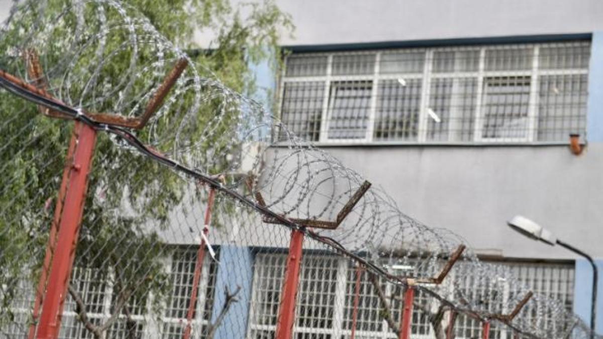 in-penitenciarele-rahova-si-giurgiu-detinutii-vindeau-cu-ajutorul-rudelor-heroina-si-cocaina_09878100