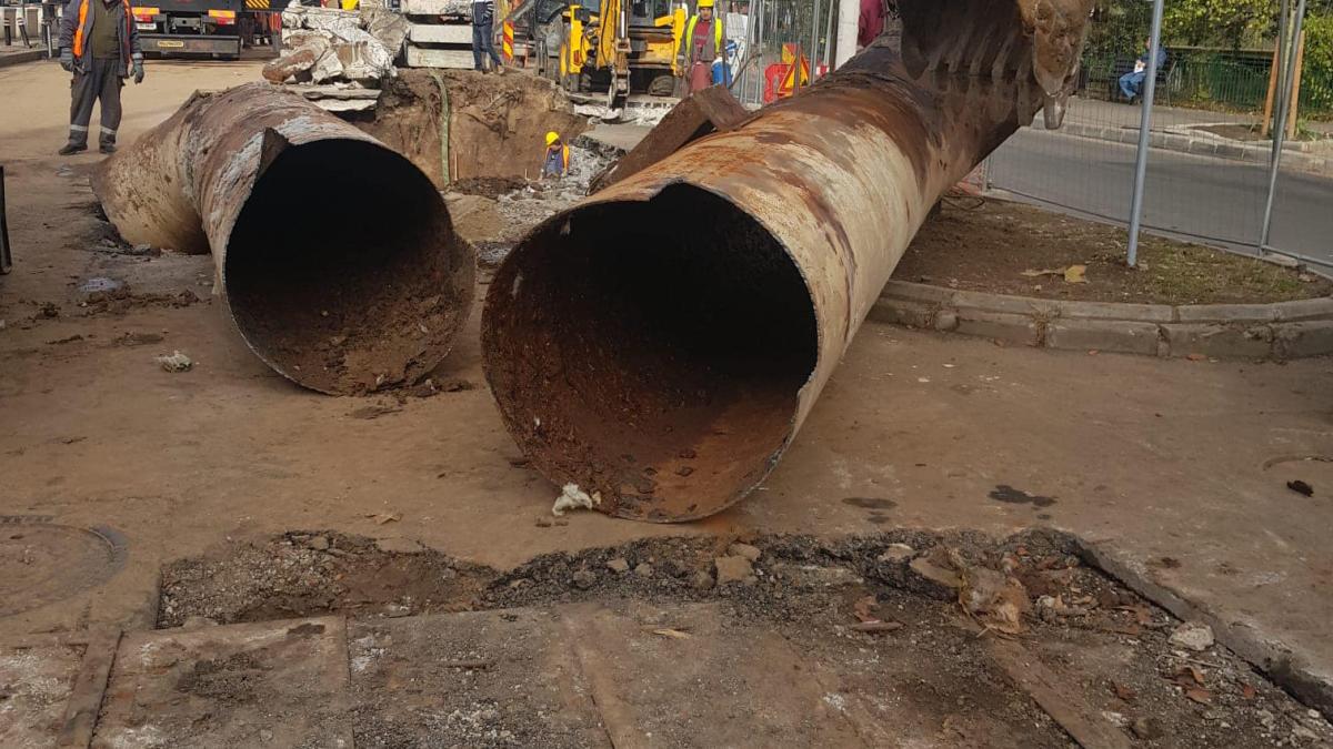 mii-de-locuinte-din-bucuresti--in-frig-si-fara-caldura--director-termoenergetica-prc-e2prc-80prc-9de-vorba-de-o-conducta-cu-o-vechime-de-peste-35-de-aniprc-e2prc-80prc-9d_55528400