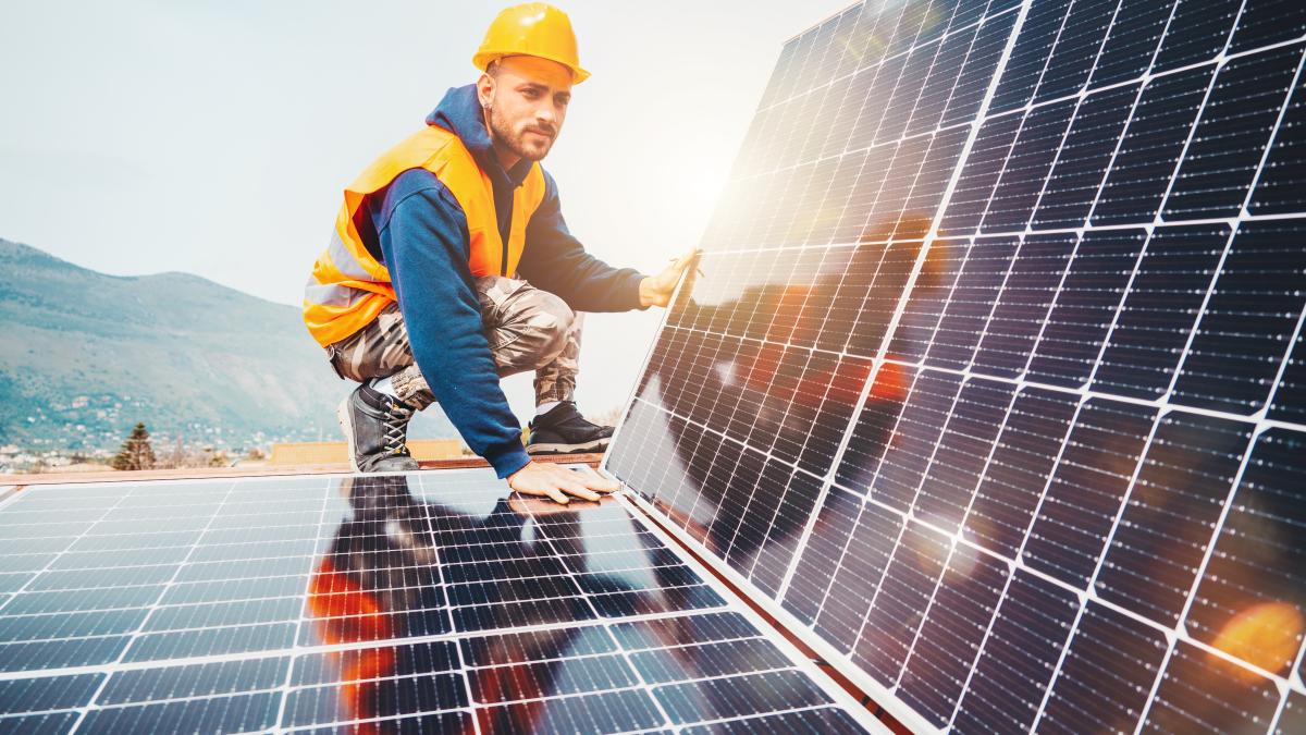 instalator-panouri-fotovoltaice_05456300