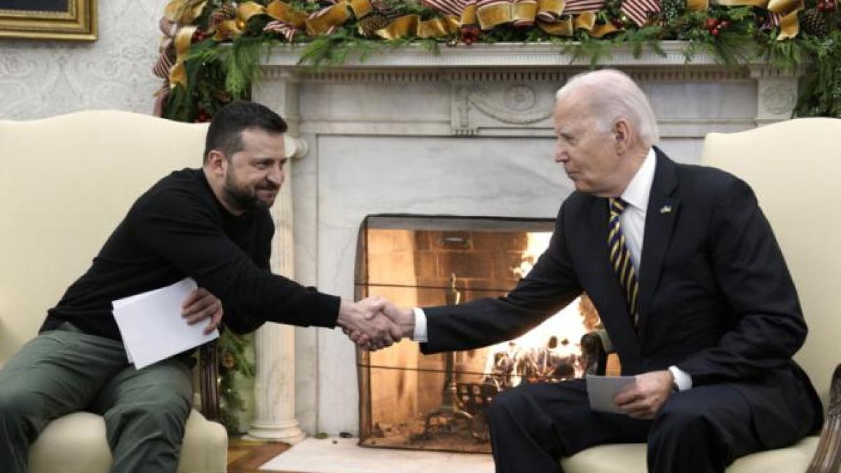 zelenskibiden_19455400