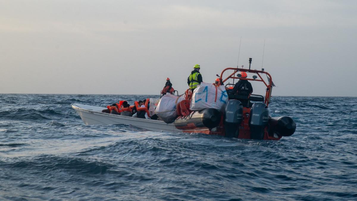 26-de-migranti-salvati-in-marea-mediterana--intre-acestia-se-afla-si-doi-minori_65065800