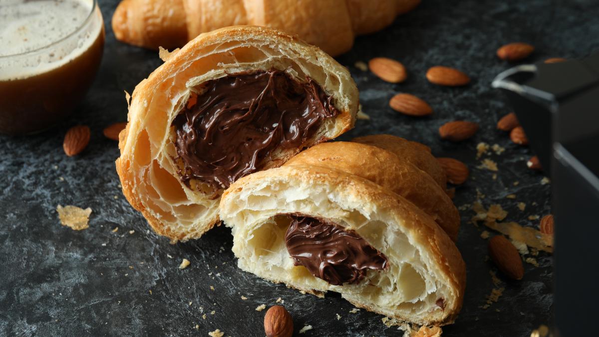 cornuri-cu-ciocolata--reteta-de-post_74911400