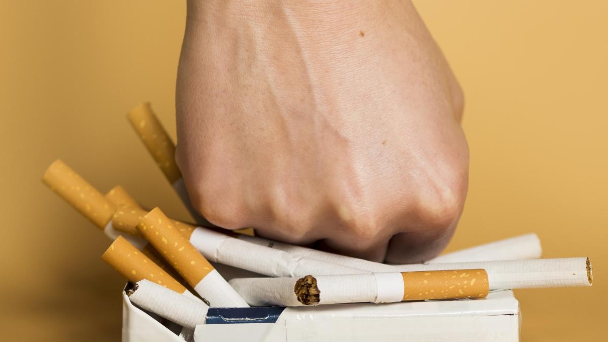 taxa-mare-pe-tigarile-detinute--daca-vrei-sa-intri-cu-ele-in-aceasta-tara-nu-am-platit--asa-ca-le-au-trecut-prin-tocator-in-fata-mea--guma-de-mestecat--interzisa_65096500