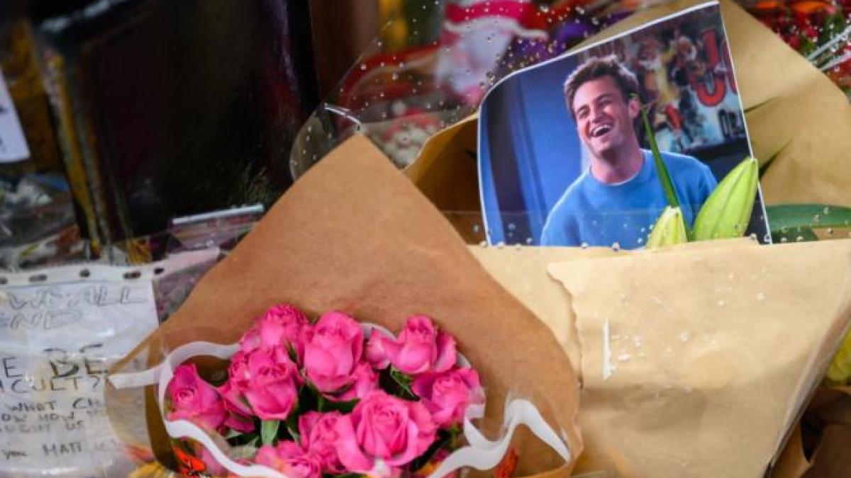 marturiile-unui-apropiat-al-lui-matthew-perry--chandler-din-show-ul-friends-prc-e2prc-80prc-9ea-mintit-pe-toata-lumea-ca-este-dezintoxicat--nu-a-fost-niciodata_55605500