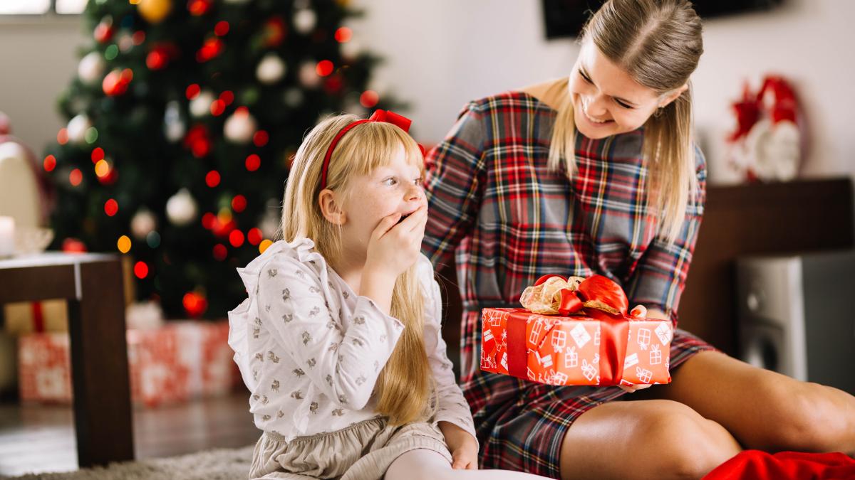 greseala-majora-pe-care-o-fac-parintii-in-preajma-craciunului--radu-leca-prc-e2prc-80prc-9disi-va-depasi-statutul-de-copil-simplu--va-dori-sa-ne-fie-egalprc-e2prc-80prc-9d_83813800