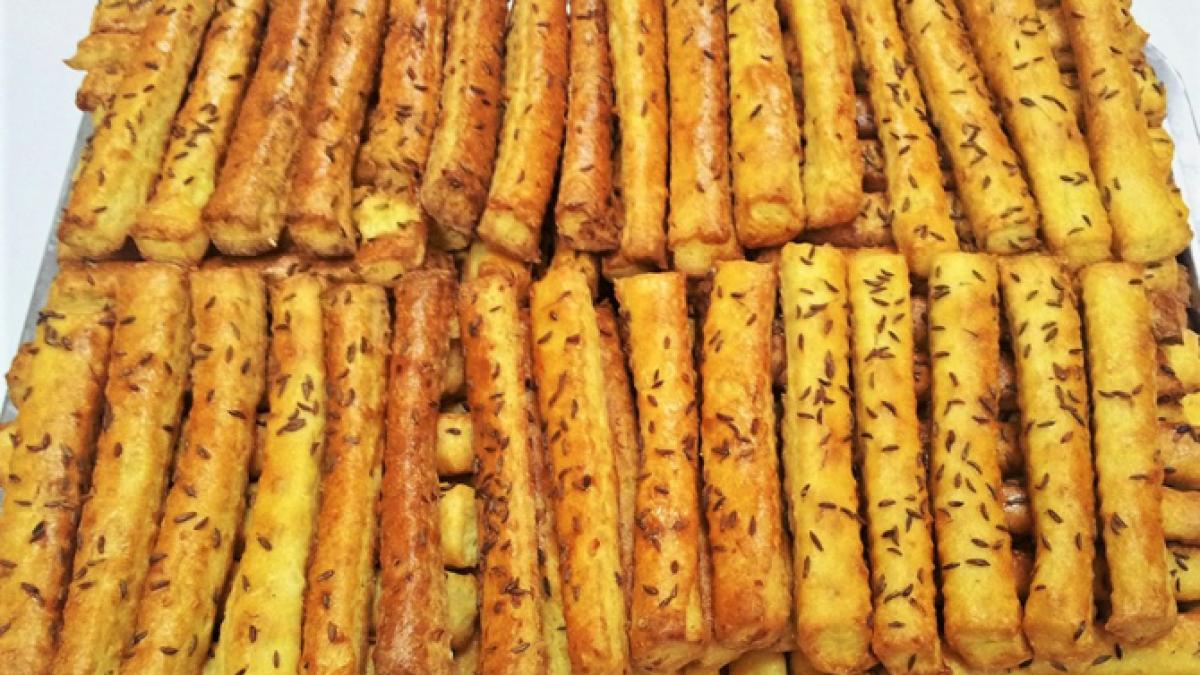 saratele-cu-chimen-branza-fragede-reteta-clasica_60851000