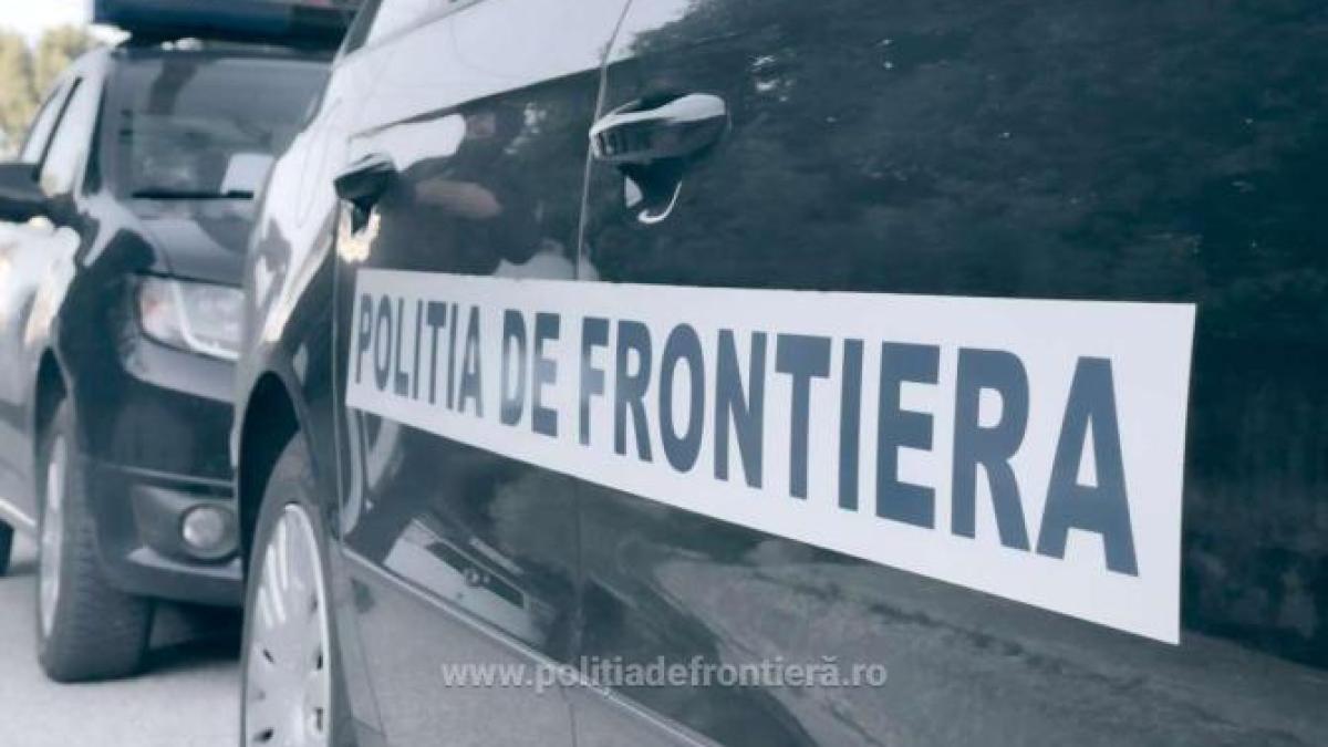 tigari-de-contrabanda--camioane-cu-migranti-si-peste-100-de-tone-de-deseuri--descoperite-la-vama-nadlac-ii_58592600