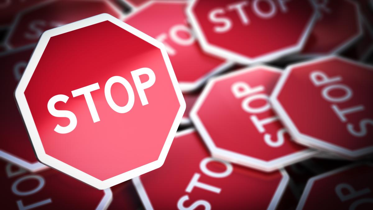 pericol-de-explozie-pe-dn1-brasov---sibiu--o-autocisterna-cu-motorina--rasturnata-pe-carosabil_94040100