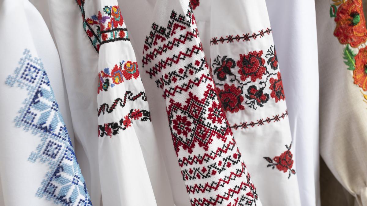 care-este-cea-mai-valoroasa-piesa-din-muzeul-satului--paula-popoiu-prc-e2prc-80prc-9dnu-este-doar-prin-frumusetea-obiectului-in-sine--ci-si-prin-valoarea-memorialaprc-e2prc-80prc-9d_83287000