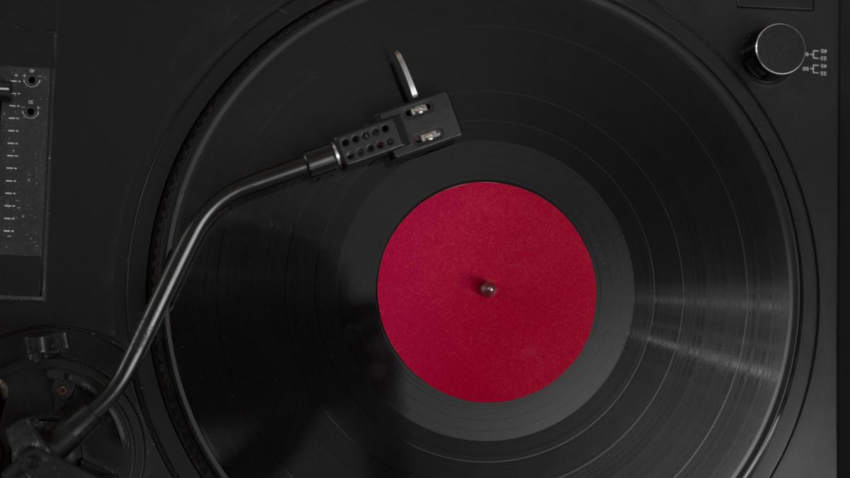 vanzarile-de-vinil-din-marea-britanie-la-cel-mai-inalt-nivel-din-1990---taylor-swift-este-in-frunte_37030200