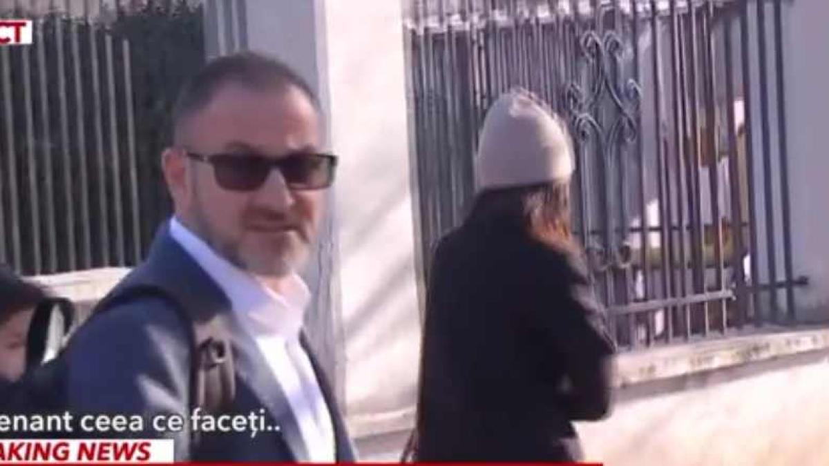 seful-anpc--iritat-de-prezenta-jurnalistilor-la-priveghiul-fiului-patronului-de-la-ferma-dacilor_44392300