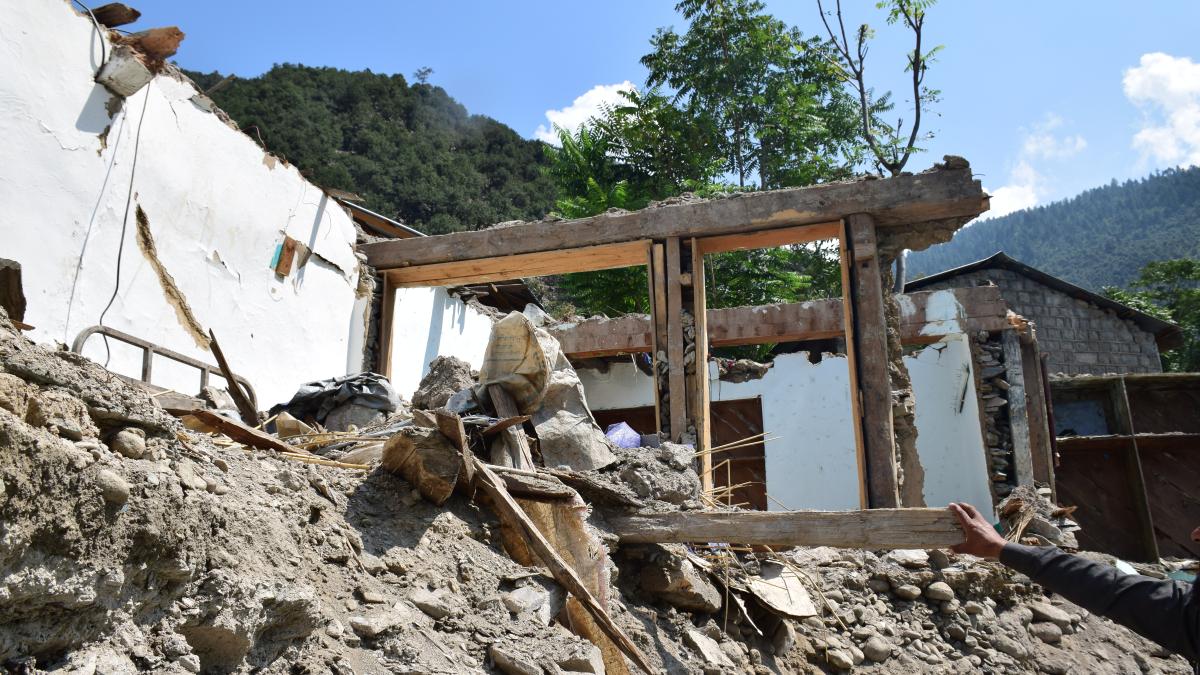 creste-numarul-mortilor-in-urma-cutremurului-din-japonia--continua-operatiunile-de-cautare-si-salvare-a-celor-80-de-disparuti_37206400