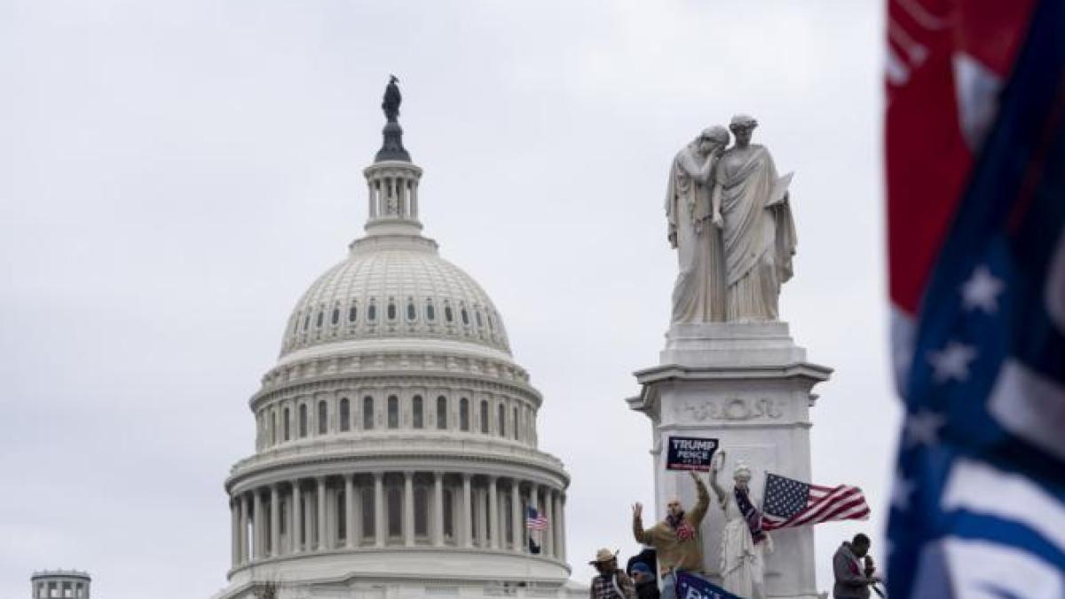 revoltele-de-la-capitoliul-sua--trei-ani-mai-tarziu-teorie-a-conspiratiei--dezinformare-si-omisiune_39197000